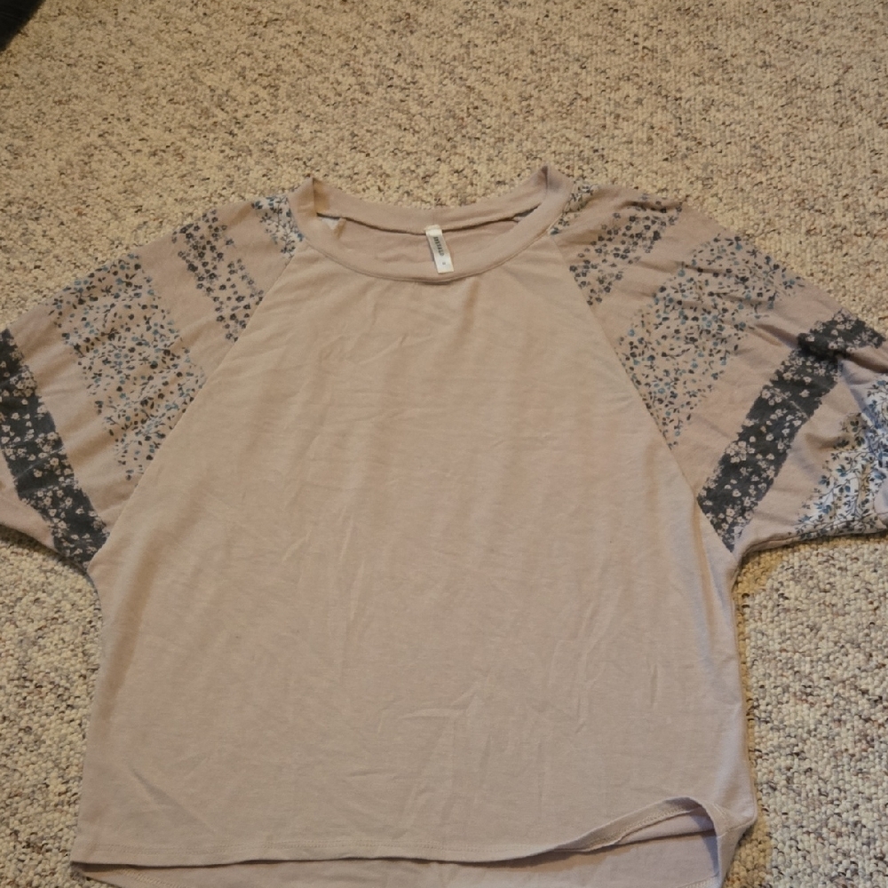 Emerald Tan Floral Sleeve Women's Top
